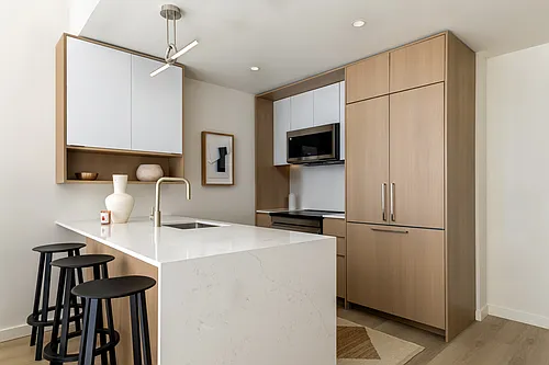 255 E 39th St #Penthouse 4D Photo 1