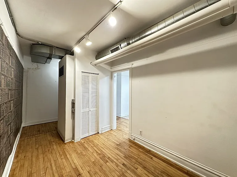 3422 N Lincoln Ave #EROTS — Photo 9