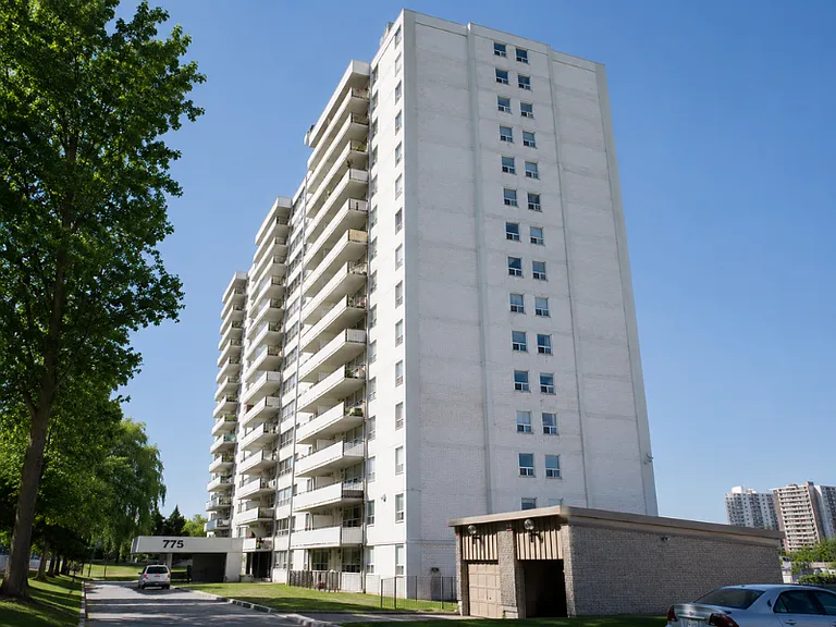 775 Steeles Ave W — Photo 1