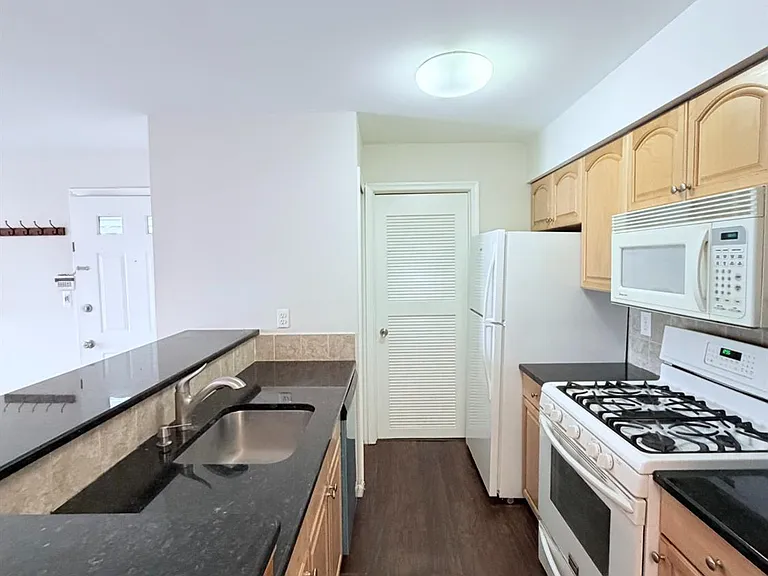 60 Lear Ct #60 — Photo 3