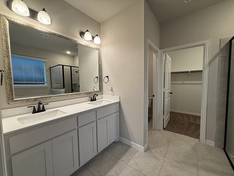 1717 Victoria Dr — Photo 18