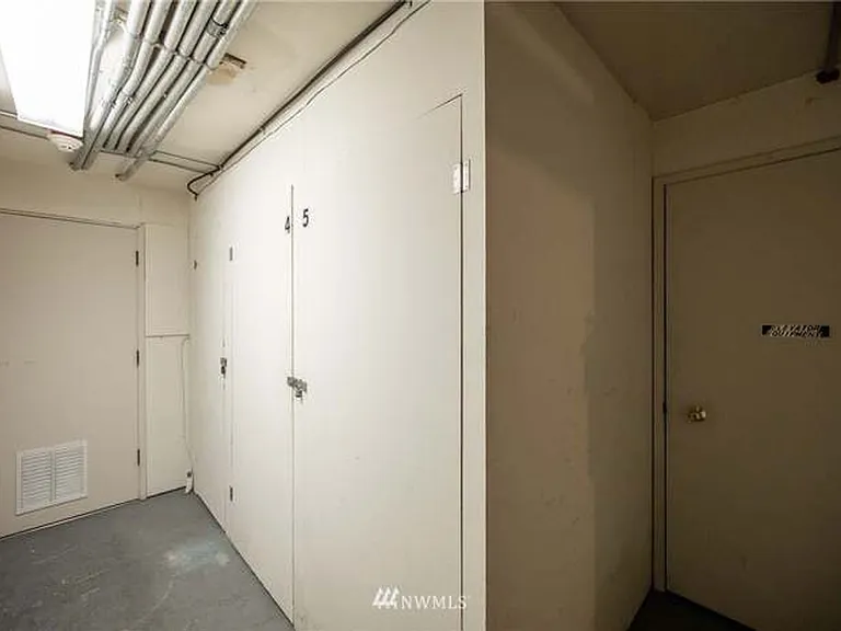 121 N 46th St #101 — Photo 17