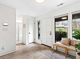 907 Oak Tree Dr, Chapel Hill, NC 27517