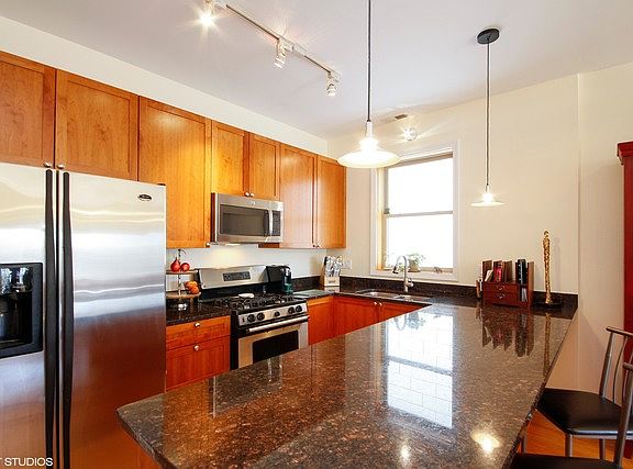 4th image of 2312 W North Ave #4E