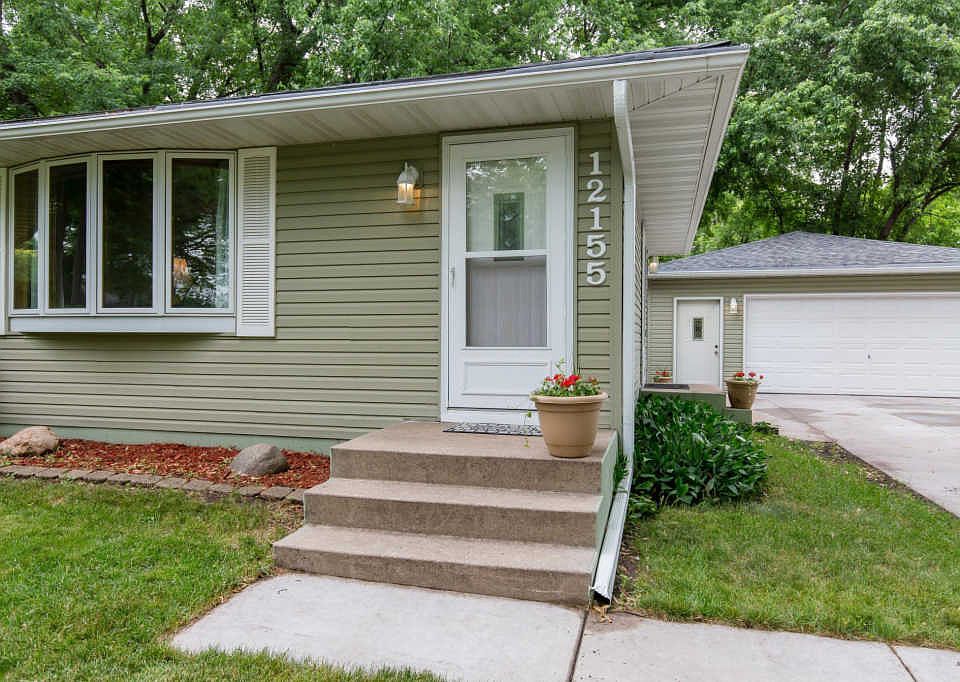 1st image of 12155 Duke Dr NE