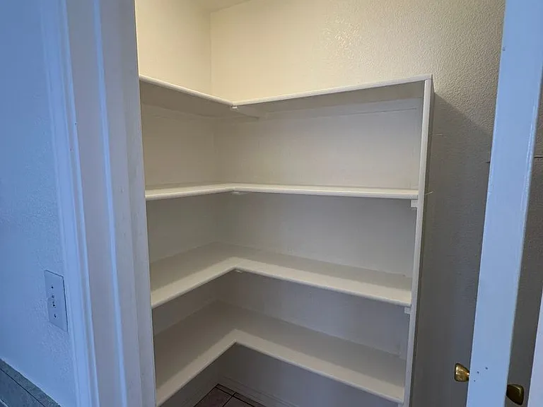 3503 Northpointe Dr — Photo 17