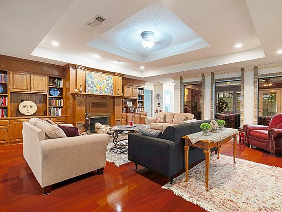 3rd image of 940 Brandyn Pl