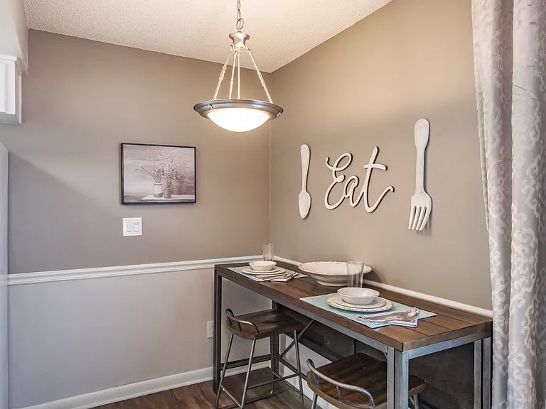 Townsgate Apartments — Photo 11