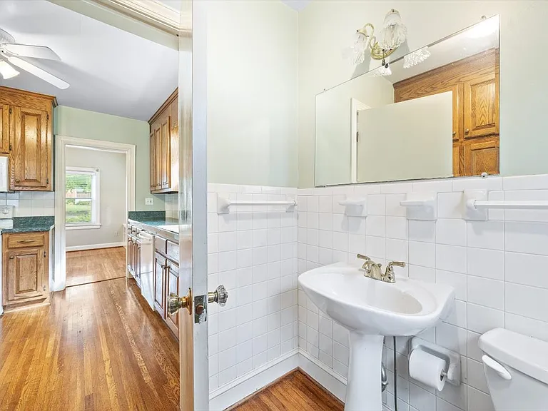 932 Woodrow Ave — Photo 58