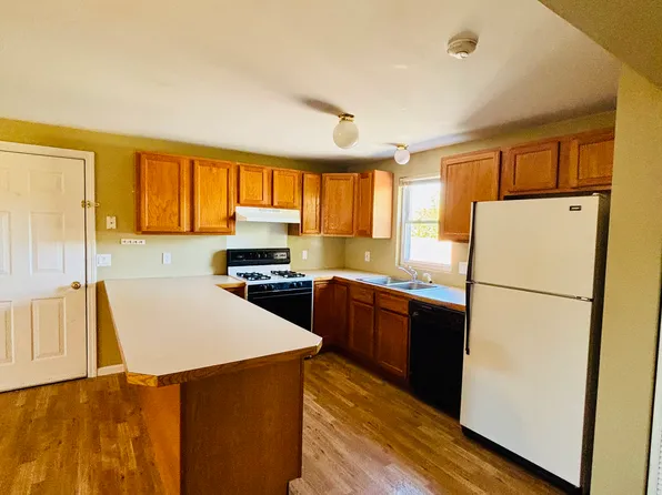 (undisclosed Address), Warren, RI 02885