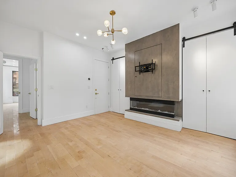 663 Greene Ave #2B — Photo 2