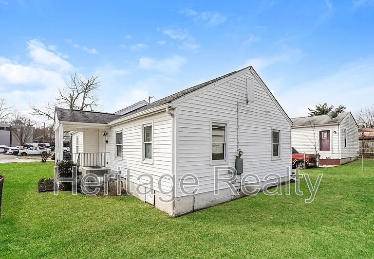 921 Shamrock Ave — Photo 9