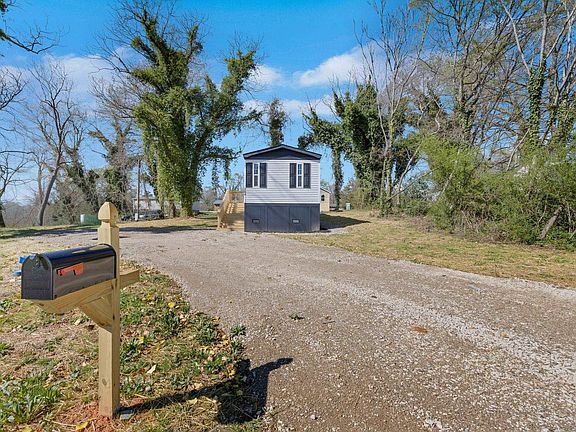 2nd image of 204 Wardlaw St