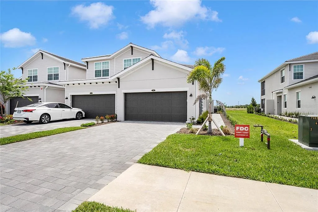 3 bed, 2.0 bath, 1741 sqft, $3,000 — Photo 1