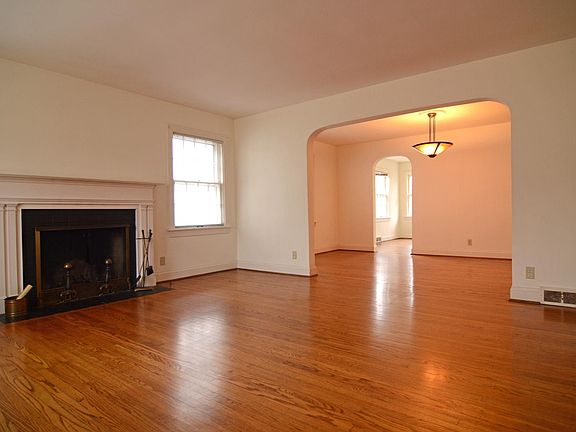 living room-dining room