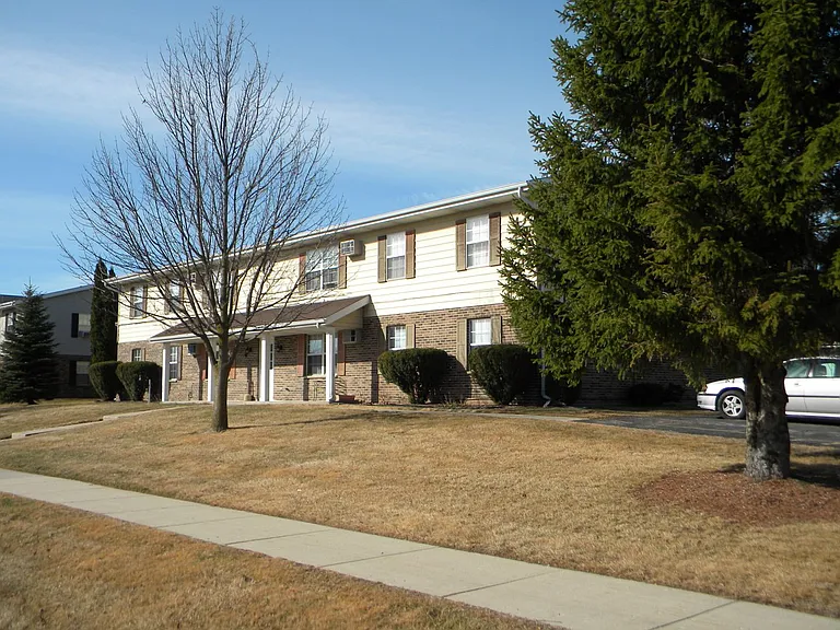 2216 Sylvan Way — Photo 3