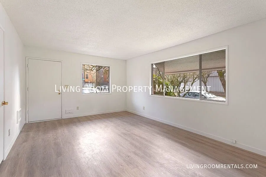 Newly Renovated Single Level Apartment in St. Johns — Photo 4