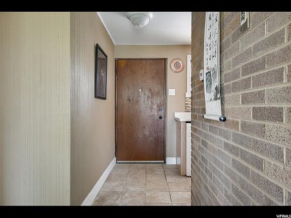 2nd image of 415 E Westminster Ave