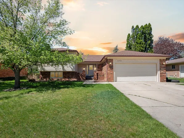 3775 Oxley Dr, Troy, MI 48083