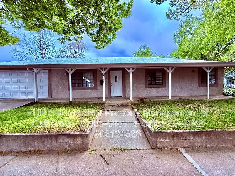 3 bed, 2.0 bath, 1264 sqft, $1,400 — Photo 1
