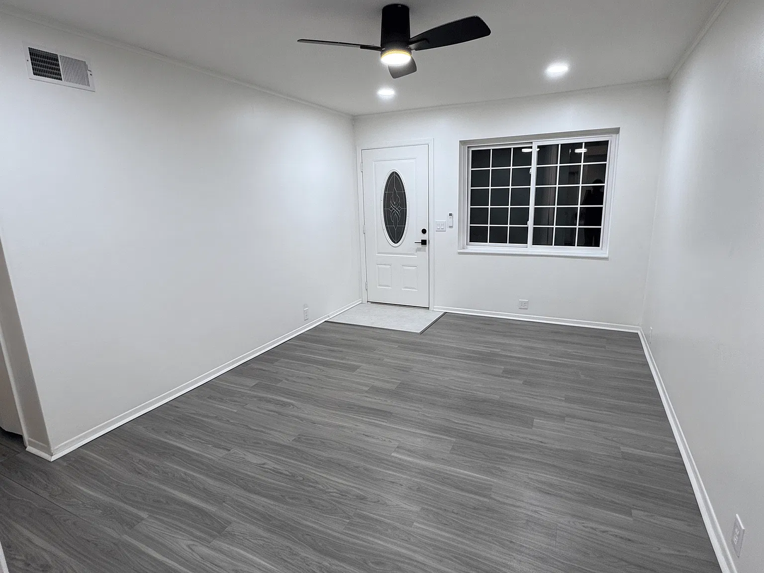 4 bed, 1810 sqft, $1,900 — Photo 2
