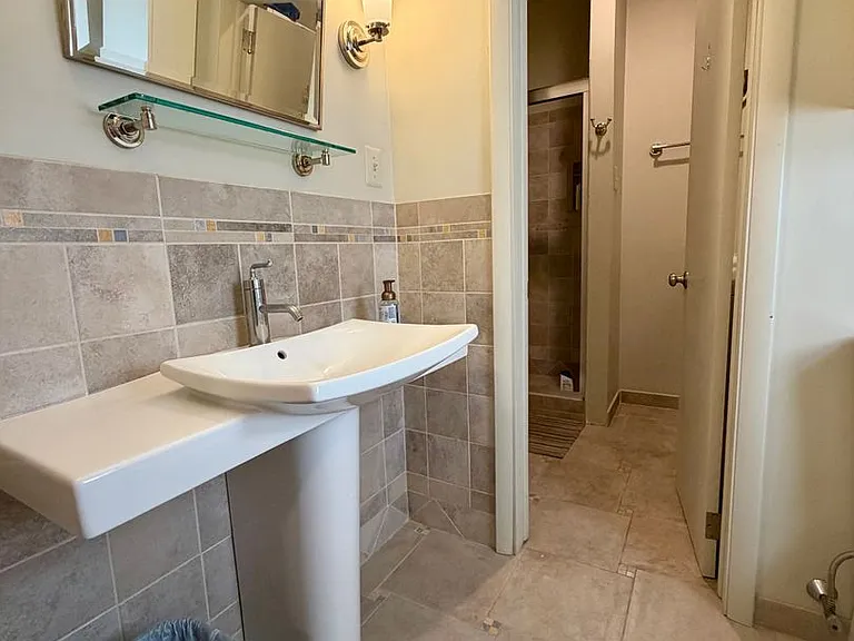 4518 Regent St — Photo 14