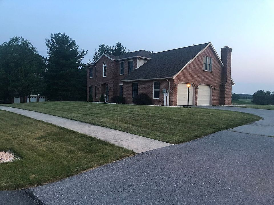 2nd image of 1645 Majestic Dr