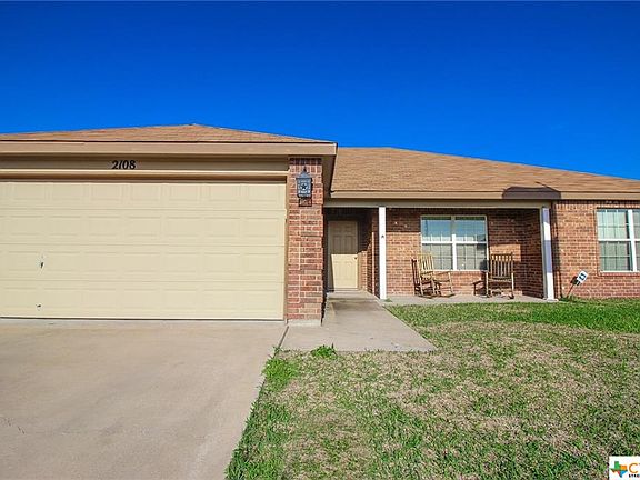 3rd image of 2108 Lincoln Ct