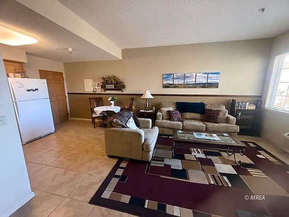 3rd image of 555 Highland Dr #101