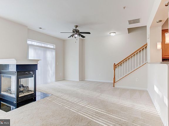 3rd image of 13957 Hollow Wind Way #201