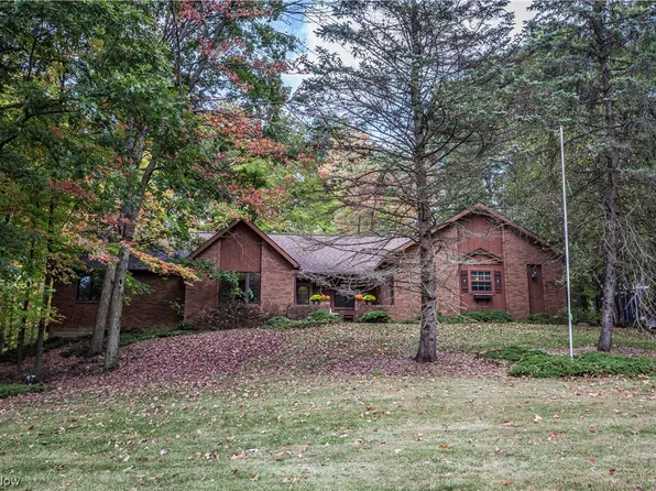 19157 Rashell Dr, Walton Hills, OH 44146