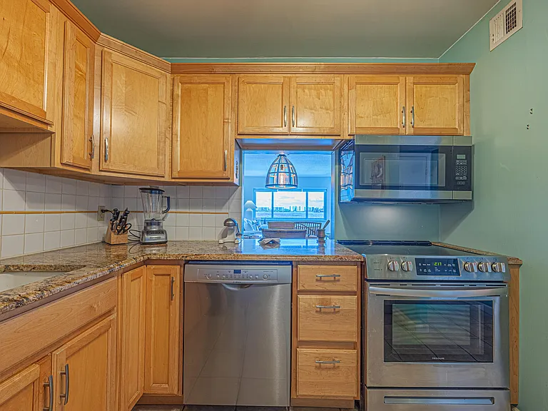 1516 S Lakeside Dr #203 — Photo 6