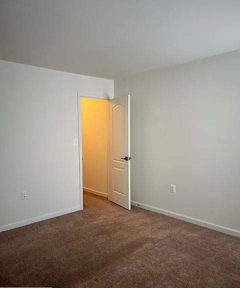 10608 Eastland Cir — Photo 23