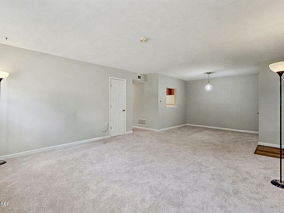 4th image of 8126 Lake Ter APT G4