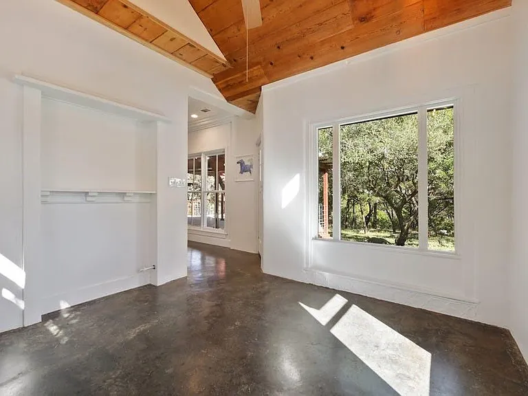 1612 The High Rd — Photo 15
