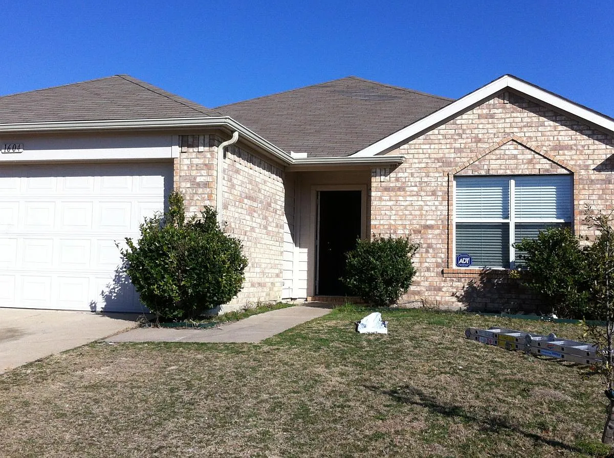 4 bed, 1650 sqft, $2,300 — Photo 1