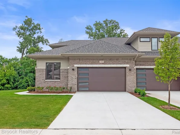 7475 Gramercy Cir #18, West Bloomfield, MI 48322