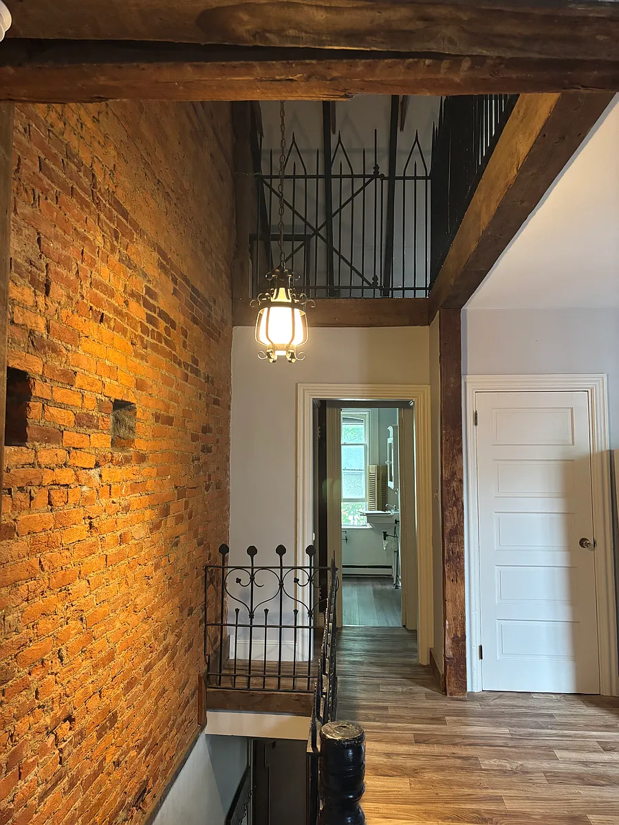 Building Photo - 426 W Lemon St #2