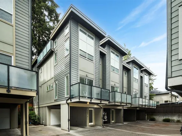 2726 Peatt Rd #108, Langford, BC V9B 3V3