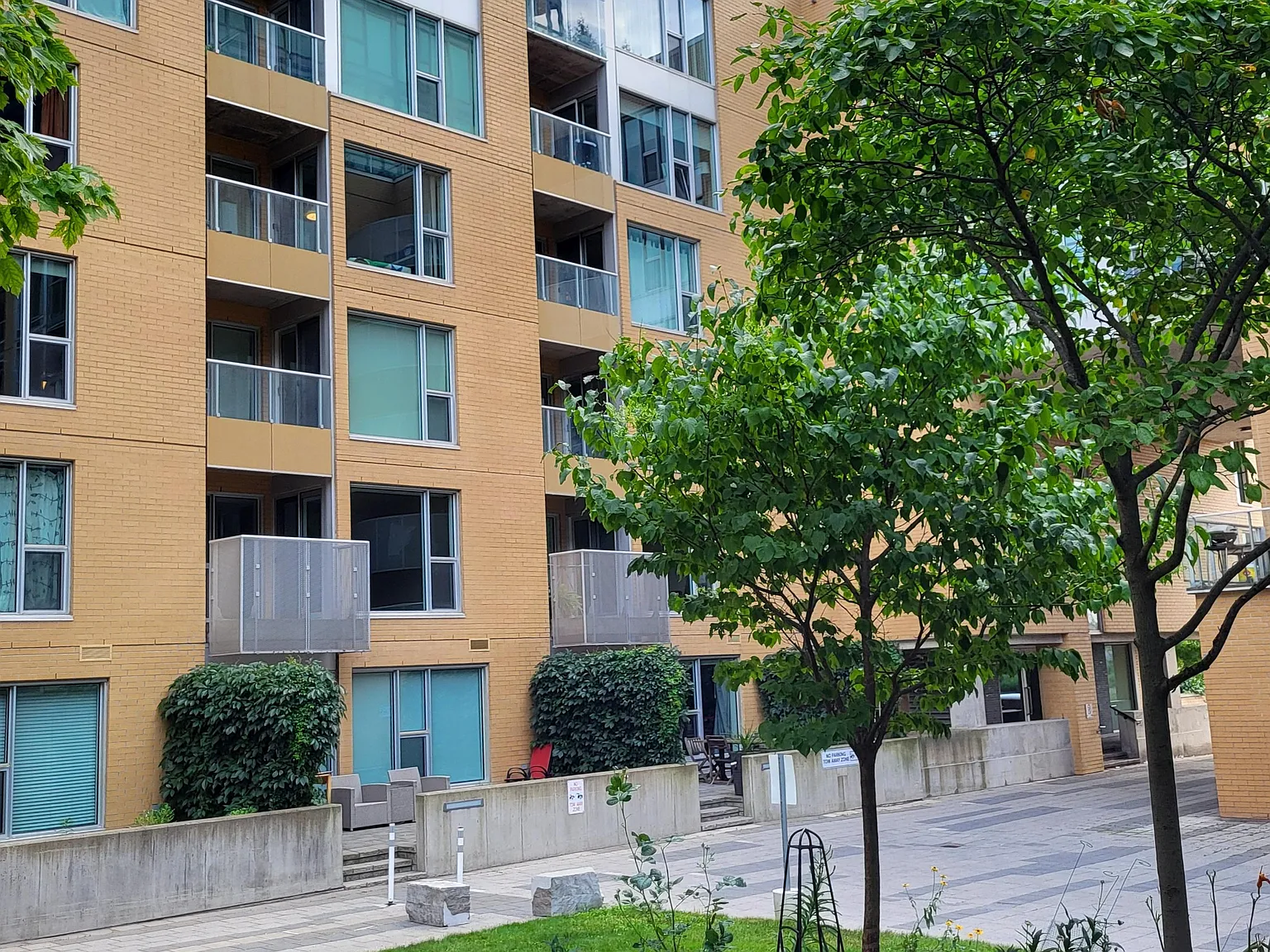250 Lett Street — Photo 1