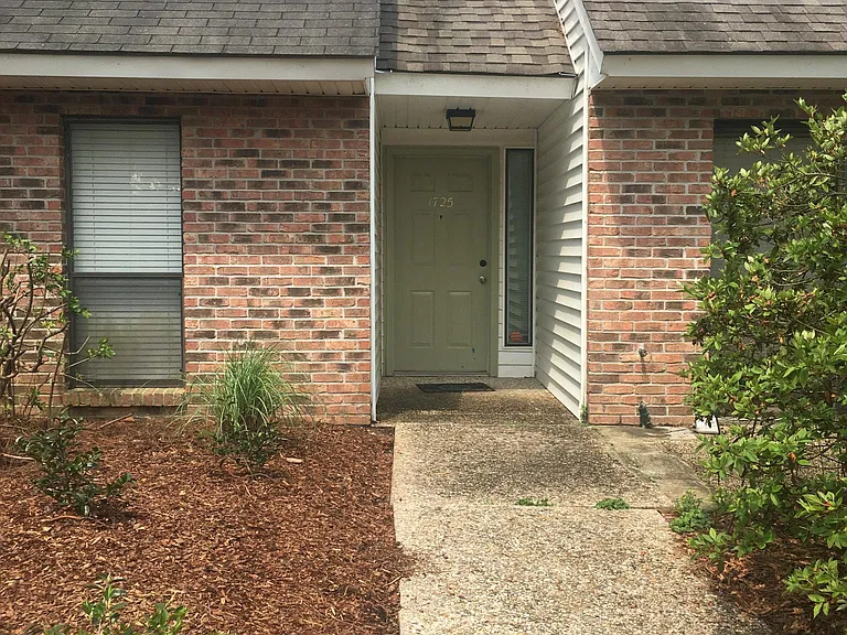 Front view from street (Oakhills)