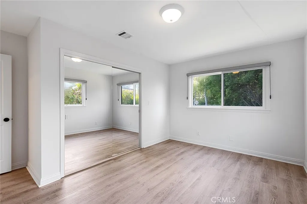3 bed, 2142 sqft, $11,500 — Photo 4