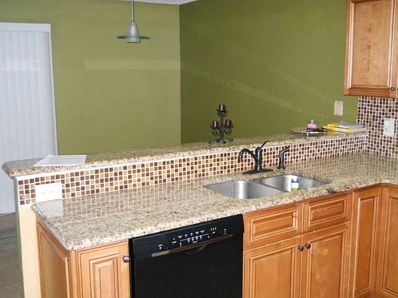 5th image of 903 Gatehouse Ln