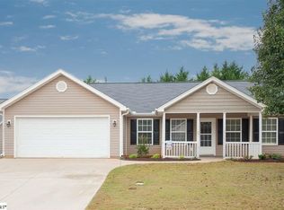 6 Landing Ln, Simpsonville, SC 29681