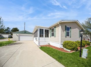 218 Rimrock Dr, West Des Moines, IA 50265