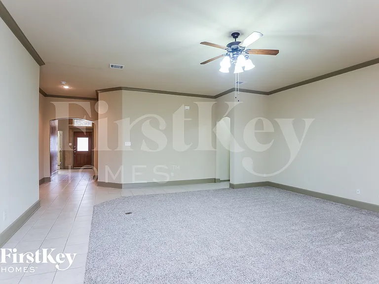 1740 Colorado Dr — Photo 6