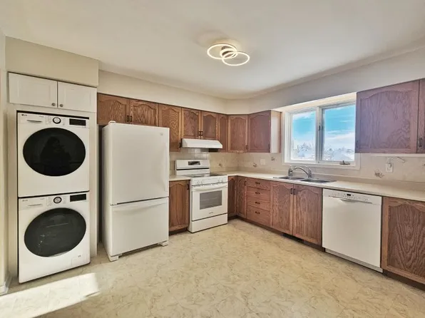 8073 Laurie Ln #A, Ottawa, ON K0A 2P0