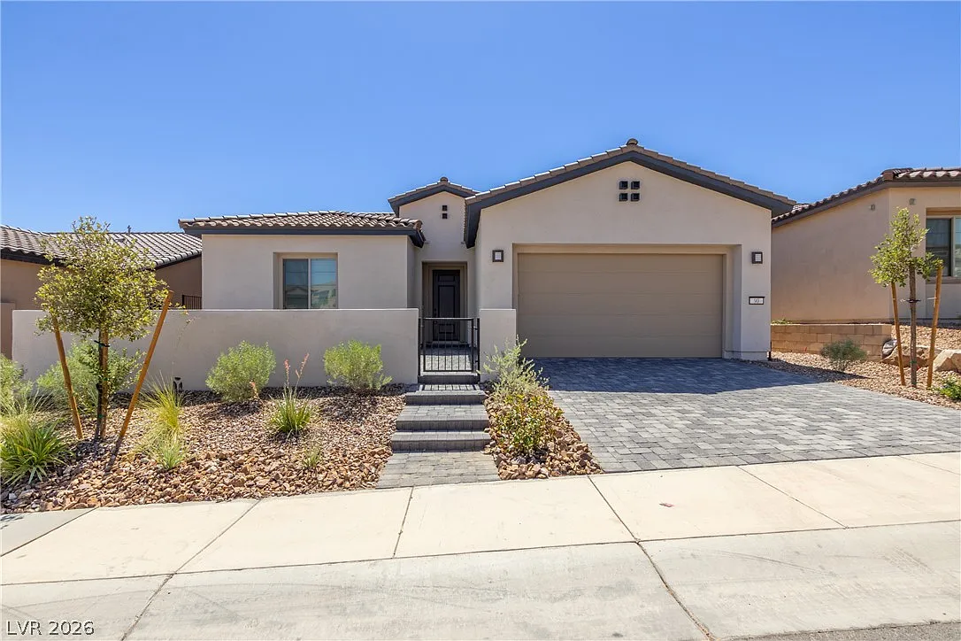 2 bed, 2.5 bath, 2302 sqft, $3,200 — Photo 1