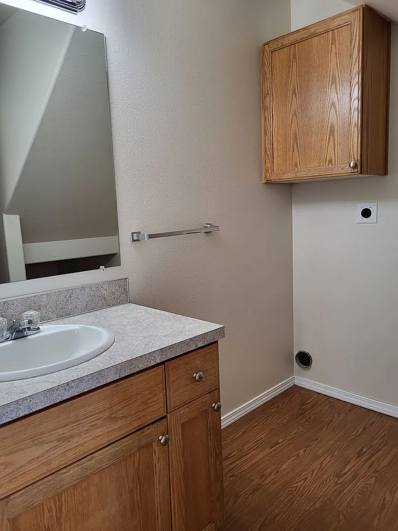 147-Michael Duplex — Photo 4