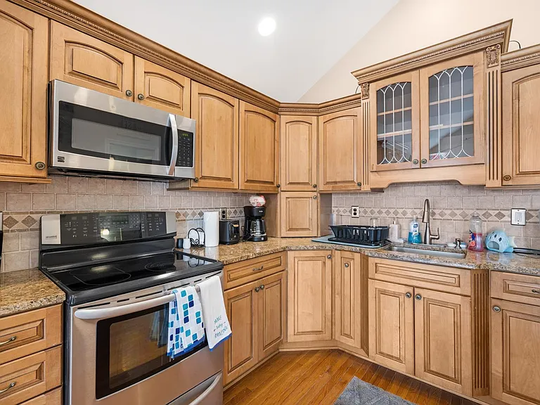 70 Beach Ave #0 — Photo 10